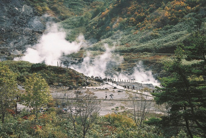 玉川温泉の河川敷岩盤浴