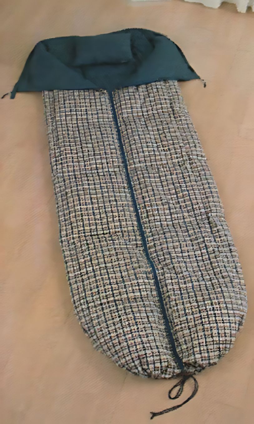 心地良い羽毛肌布団が、車中寝袋やクッションに三変身