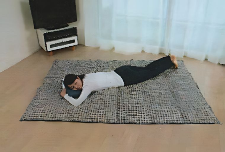 心地良い羽毛肌布団が、車中寝袋やクッションに三変身